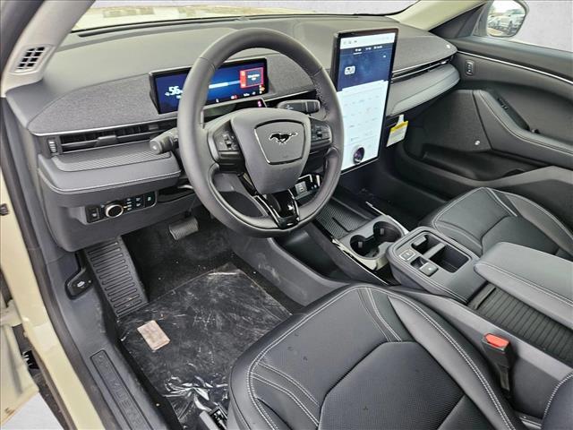 2025 Ford Mustang Mach-E Premium photo 3