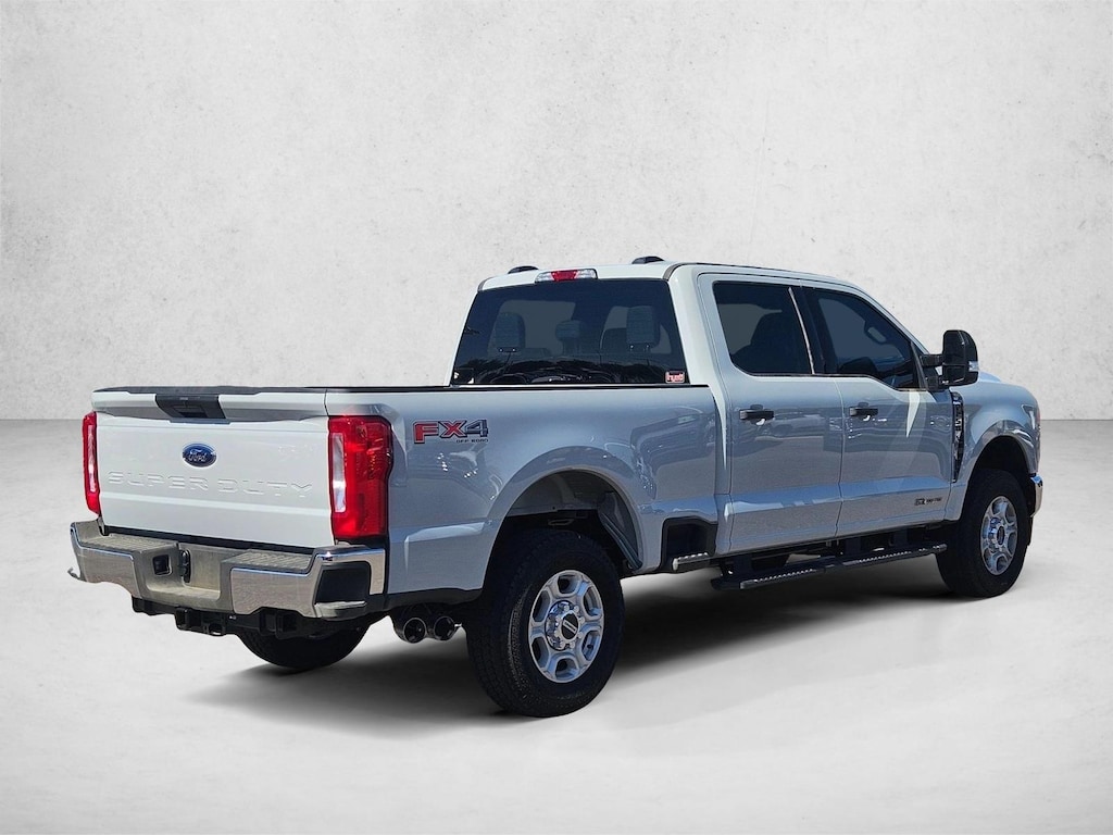 New 2026 Ford F-250 XLT Truck Crew Cab