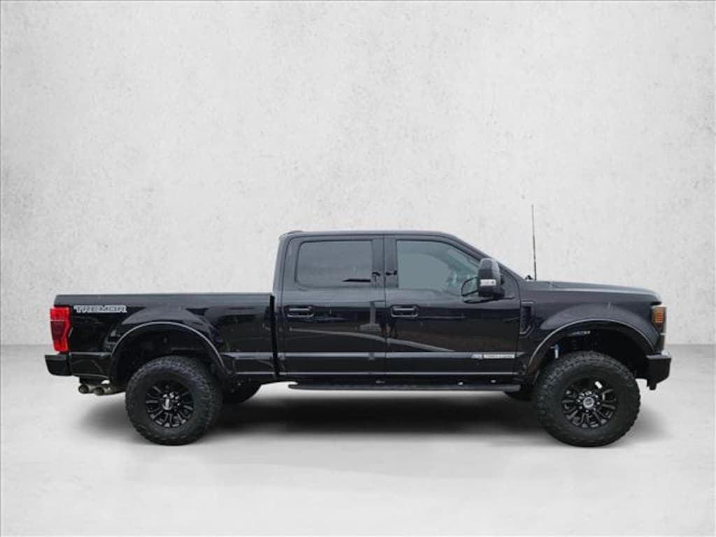 Used 2022 Ford F-250 LARIAT Truck Crew Cab