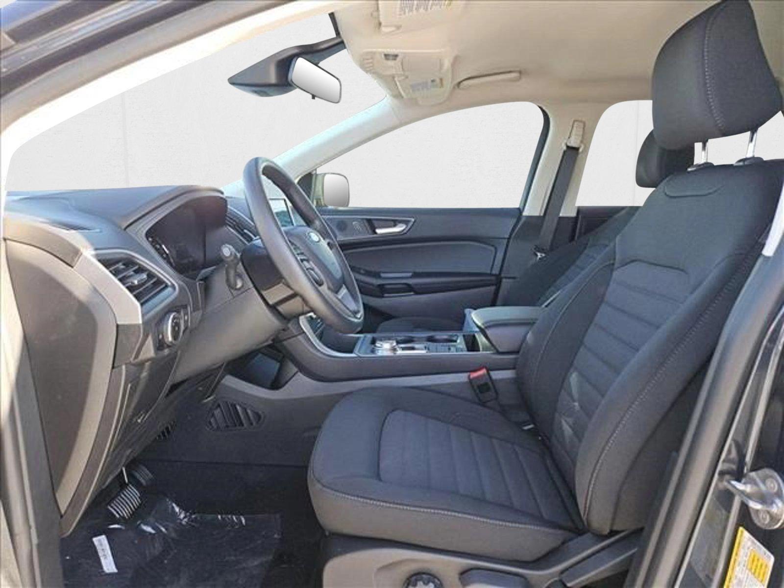 2024 Ford Edge SE - Photo 13