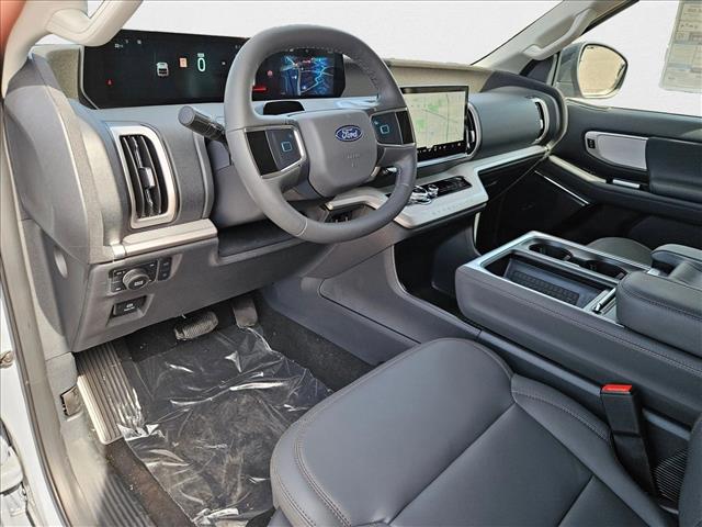 2025 Ford Expedition MAX photo 3