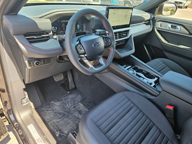 2025 Ford Explorer ST-Line photo 2