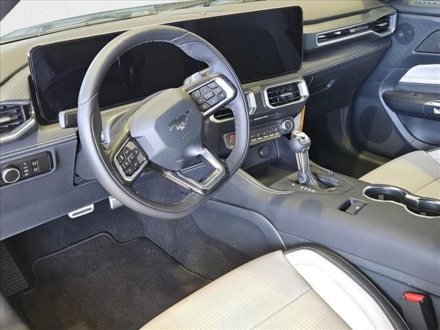 2025 Ford Mustang GT Premium photo 3