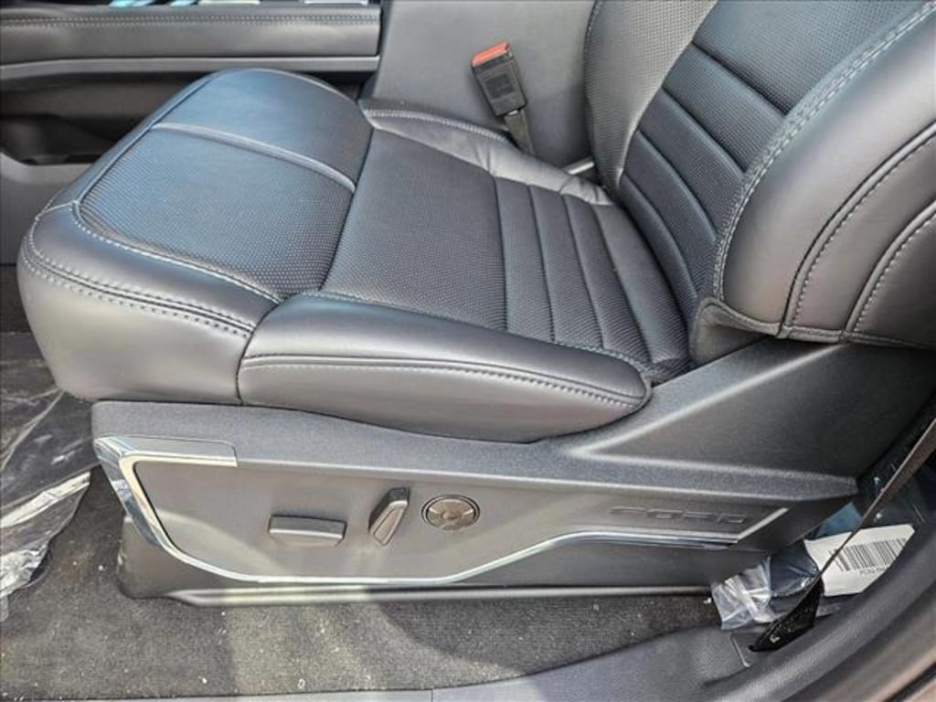 New 2026 Ford F-250 Platinum Truck Crew Cab