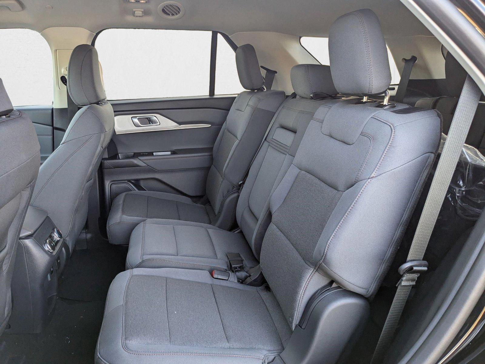 2025 Ford Explorer Active - Photo 12