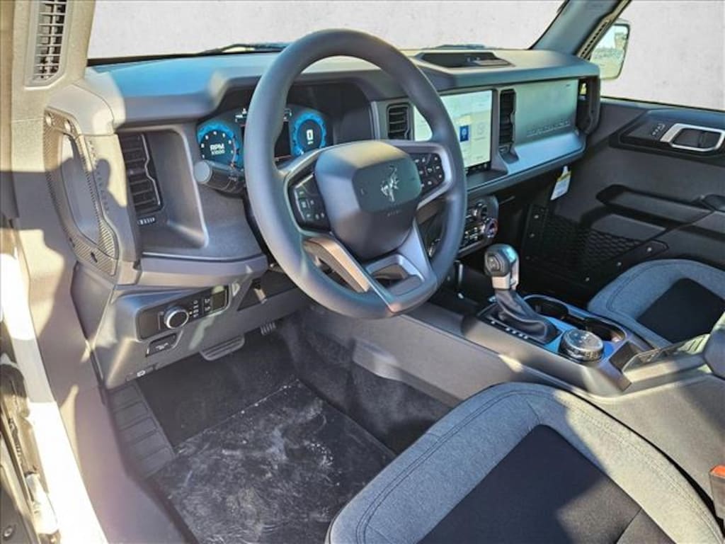 New 2025 Ford Bronco Base SUV