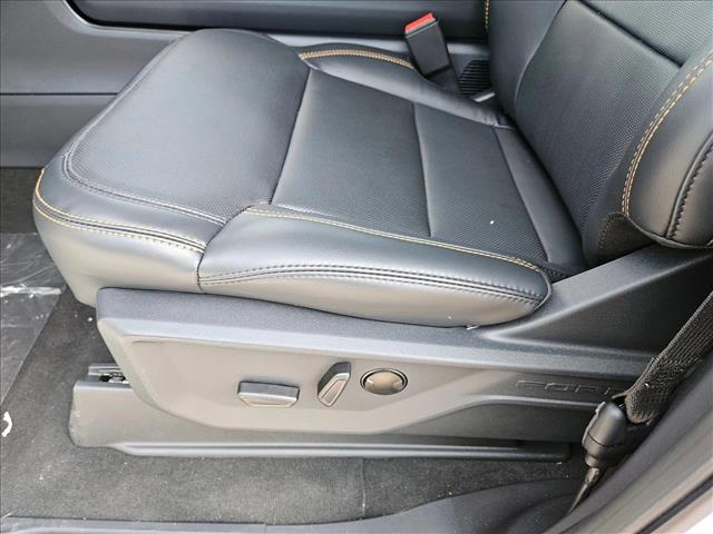 2025 Ford Expedition photo 4