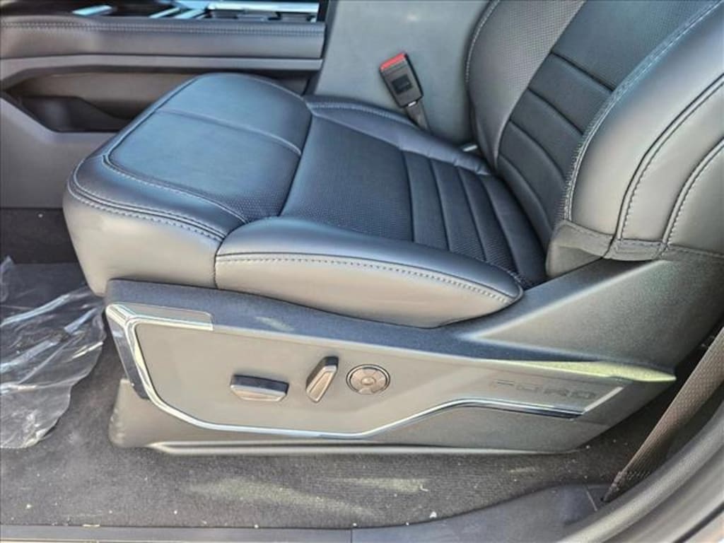 New 2026 Ford F-250 Platinum Truck Crew Cab