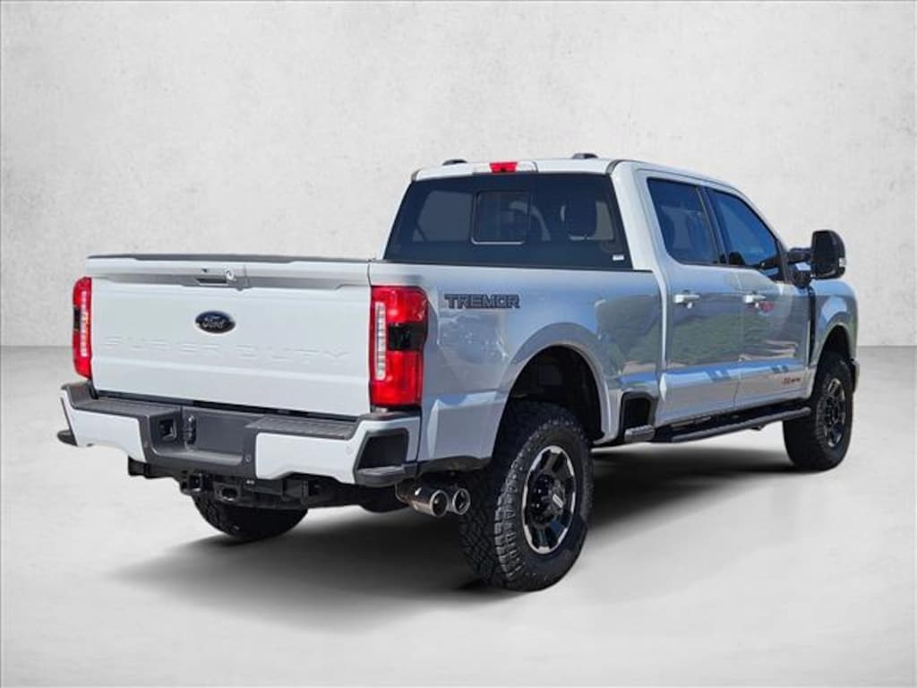 New 2026 Ford F-250 LARIAT Truck Crew Cab