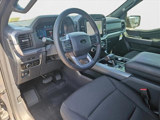 2025 Ford F-150 XLT photo 3