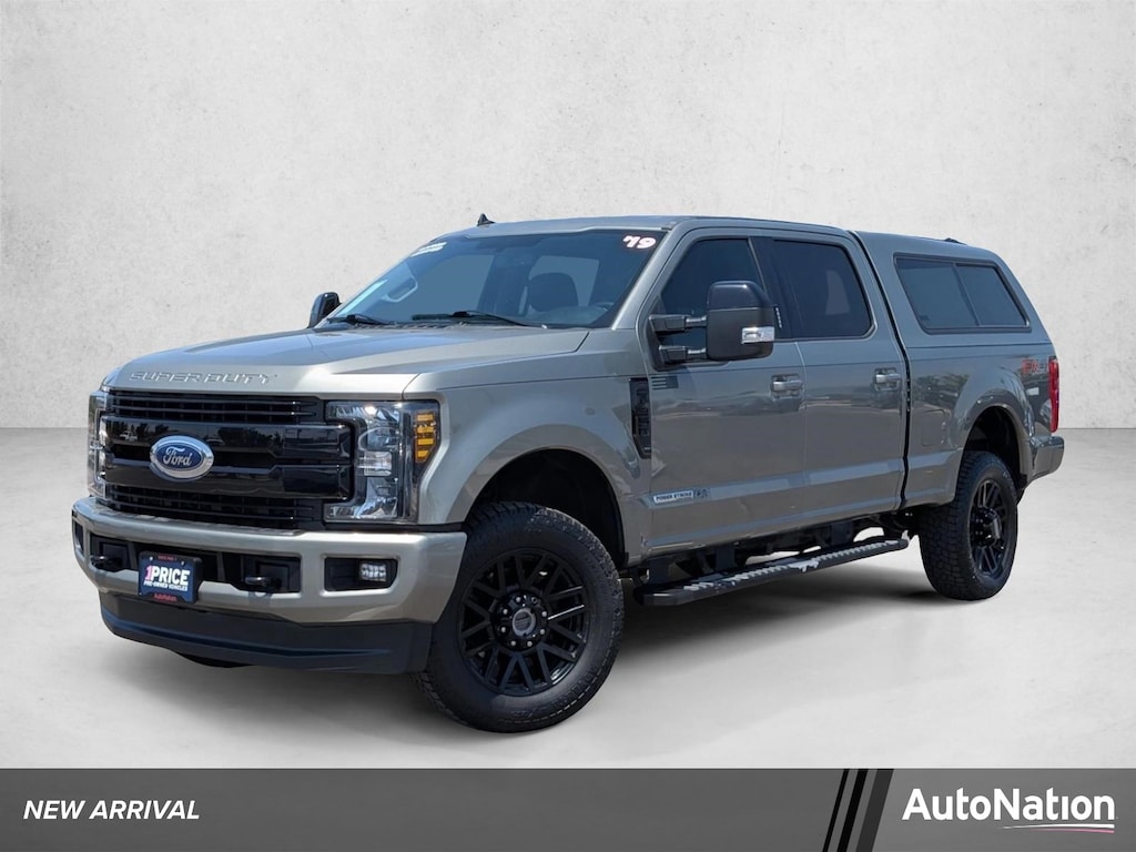 Used 2019 Ford F-250 LARIAT Truck Crew Cab