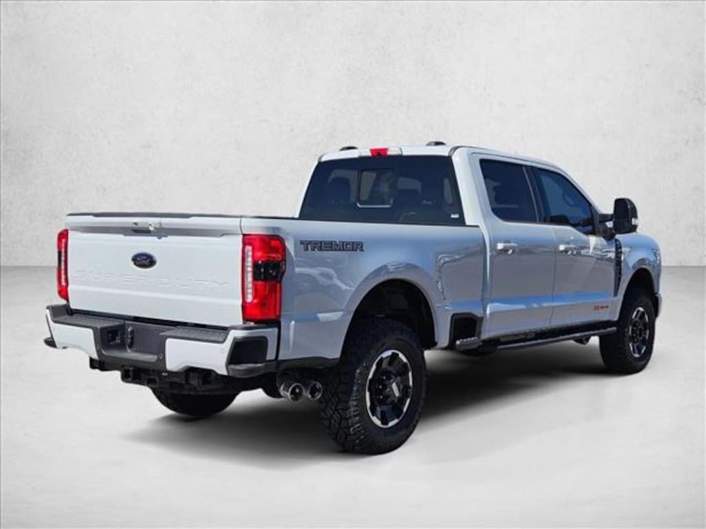 New 2026 Ford F-250 LARIAT Truck Crew Cab