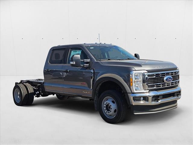 2025 Ford F-550 XLT photo 2