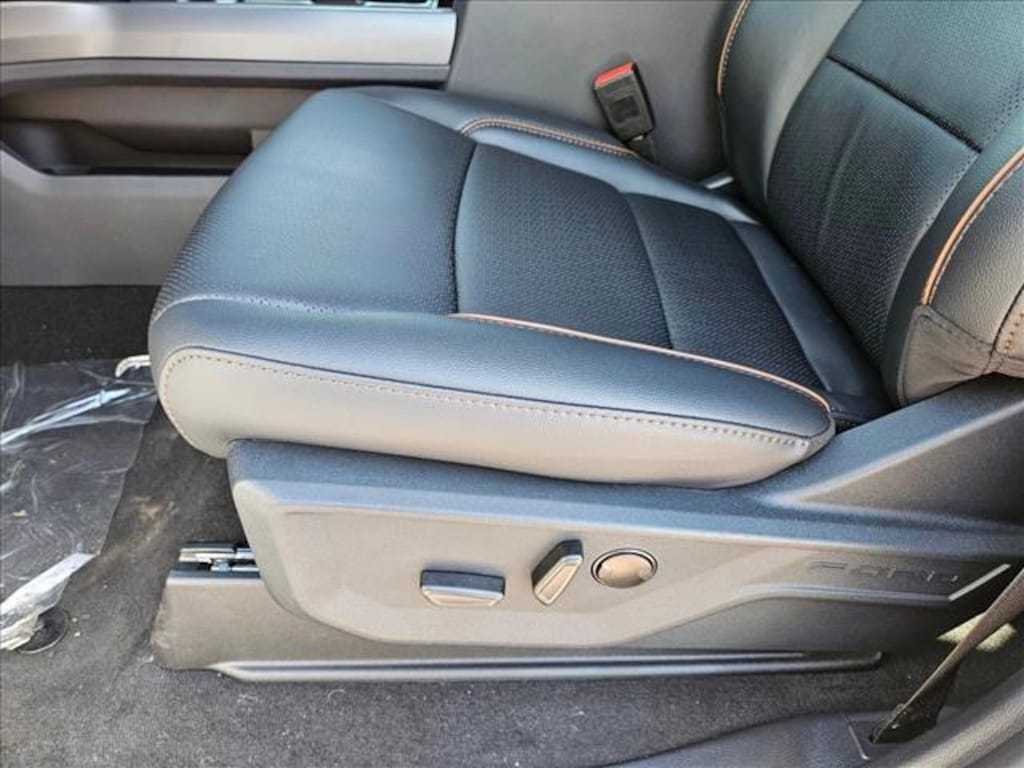 New 2026 Ford F-250 LARIAT Truck Crew Cab