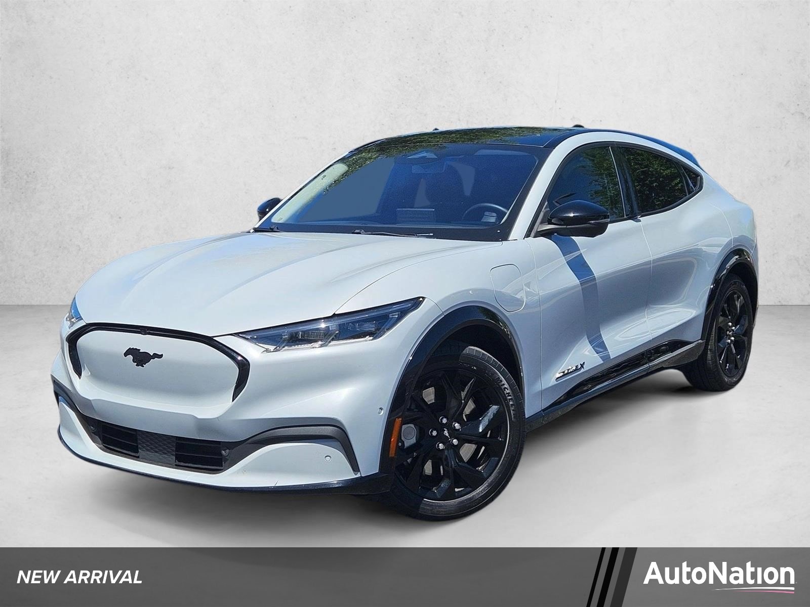 2023 Ford Mustang-Mach-e Premium's photo