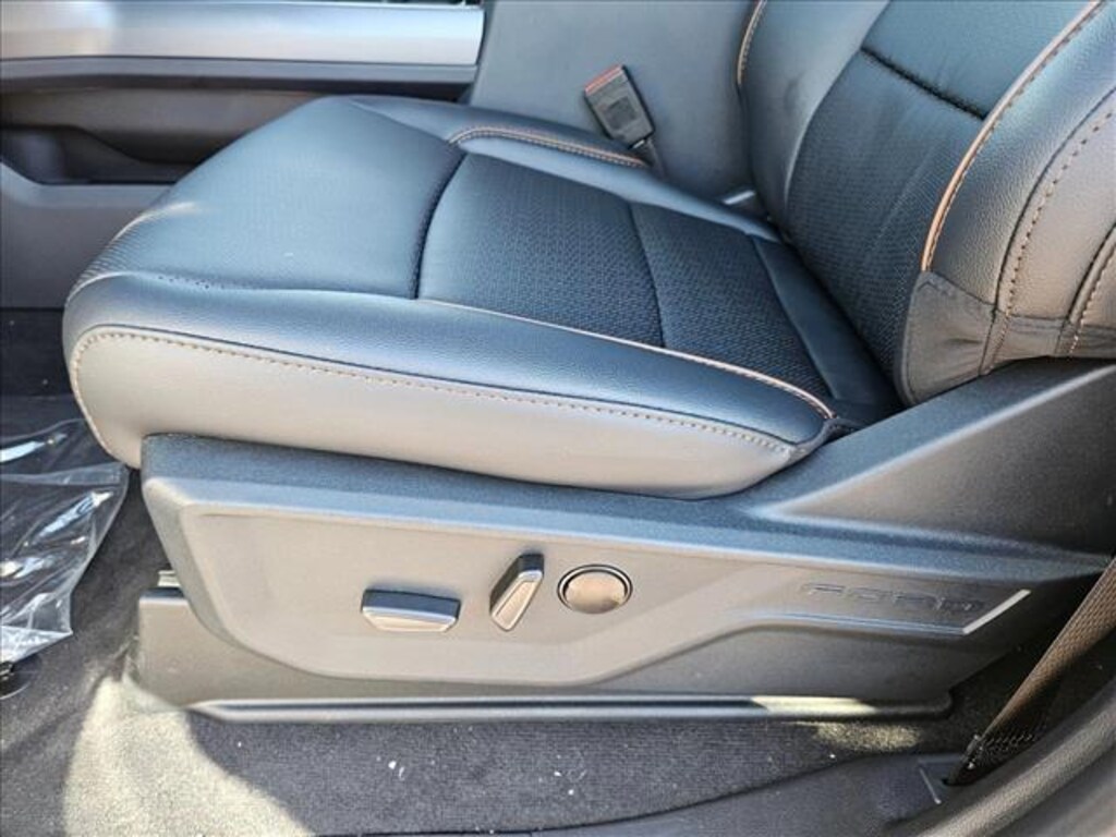 New 2026 Ford F-350 LARIAT Truck Crew Cab