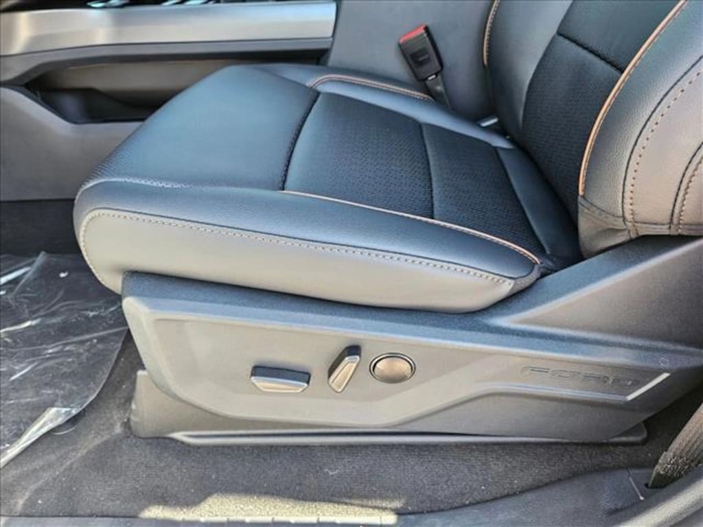 New 2026 Ford F-250 LARIAT Truck Crew Cab