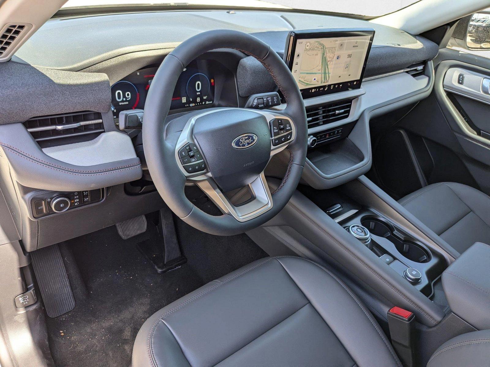 2025 Ford Explorer Active - Photo 3