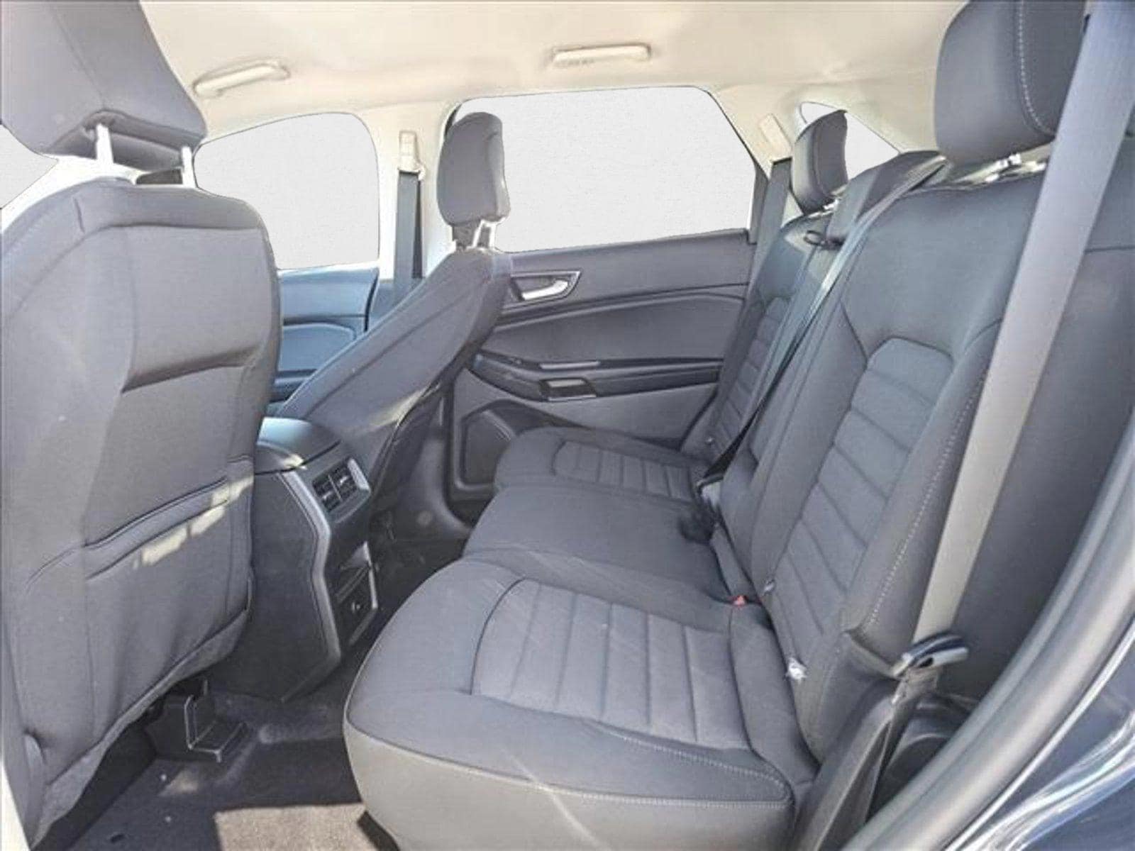 2024 Ford Edge SE - Photo 15