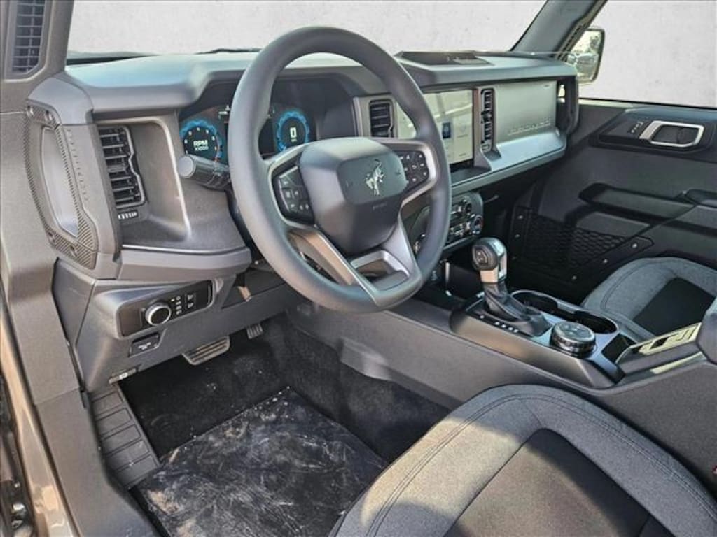 New 2025 Ford Bronco Base SUV