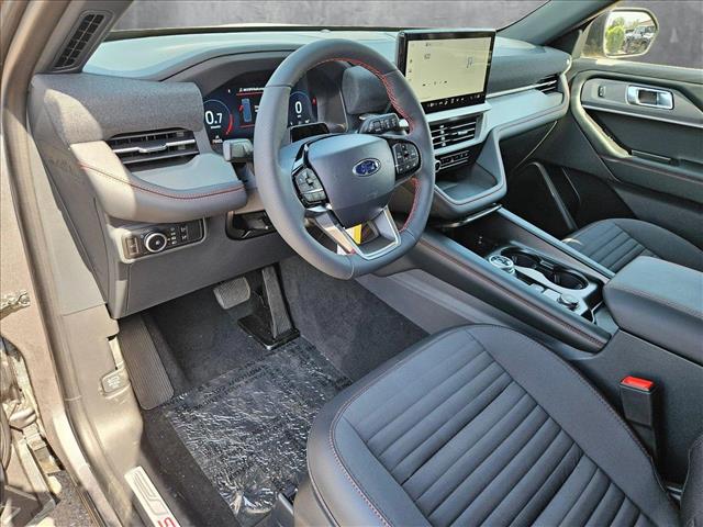 2025 Ford Explorer ST-Line photo 2