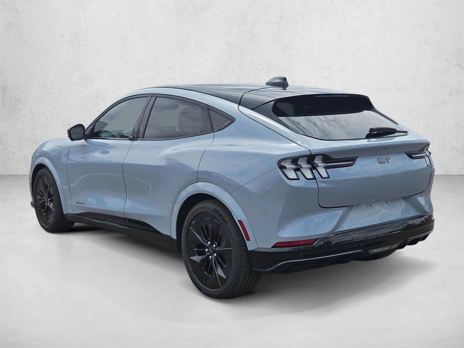 2025 Ford Mustang Mach-E GT - Photo 9