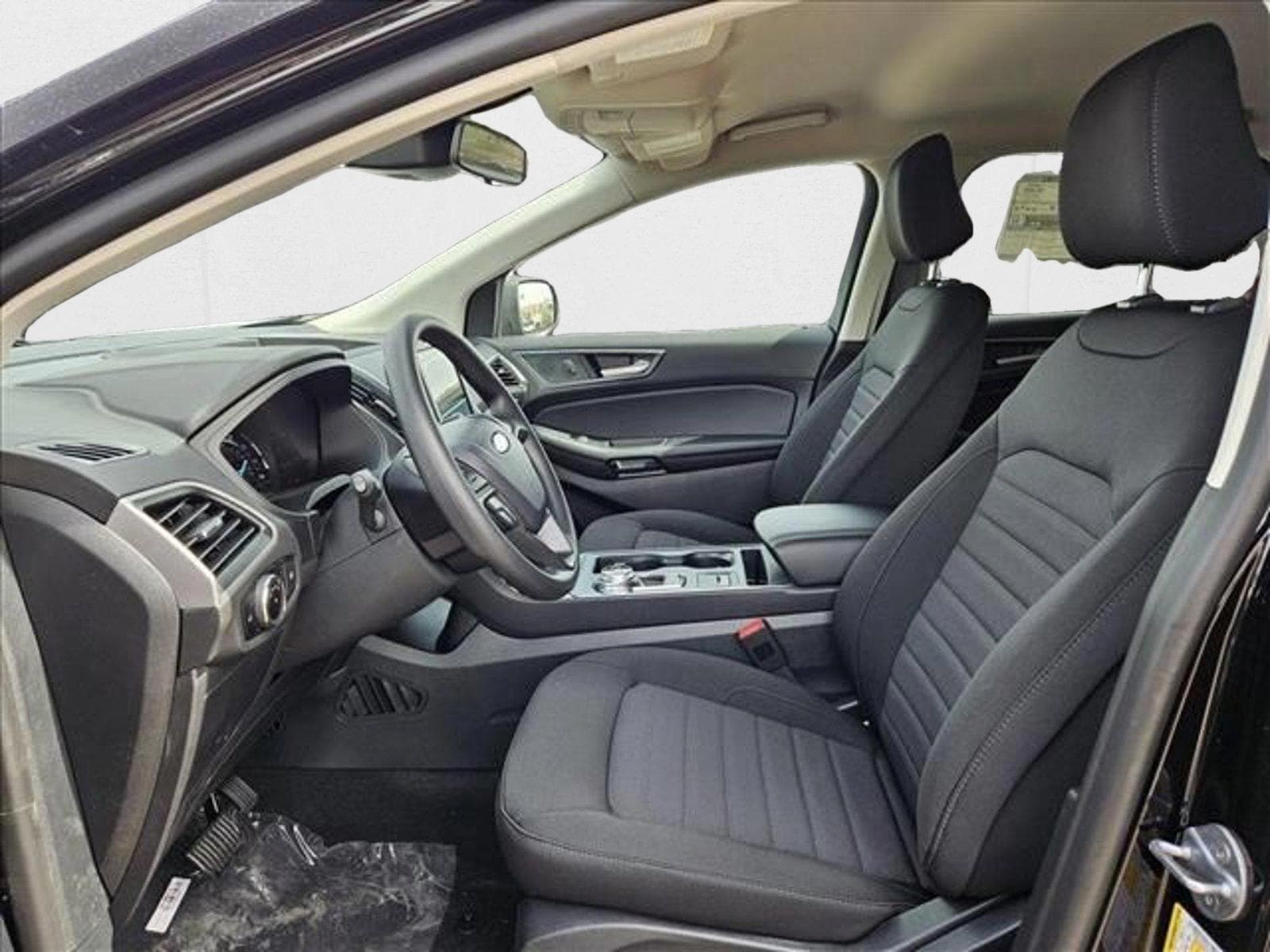 2024 Ford Edge SE - Photo 13