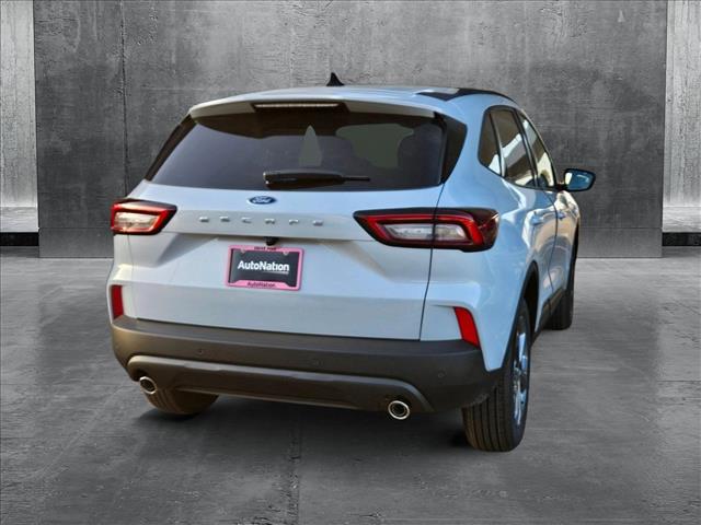 2025 Ford Escape ST-Line photo 2