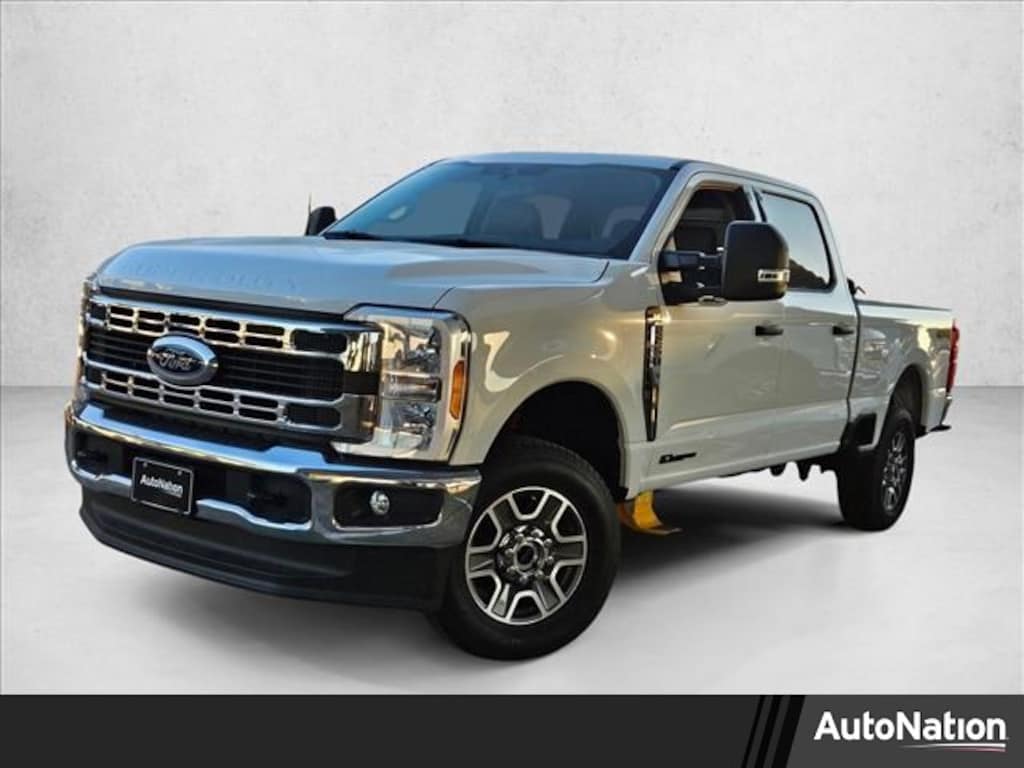 New 2025 Ford F-250 XLT Truck Crew Cab