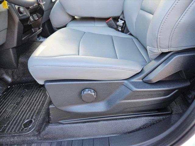 2025 Ford F-550 XL photo 3