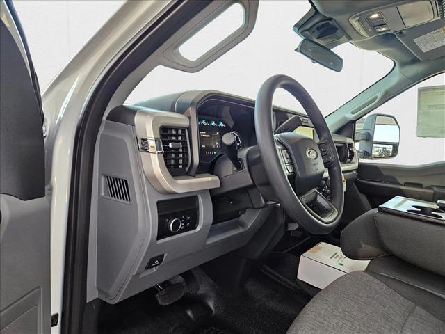 2025 Ford F-450 XL photo 3