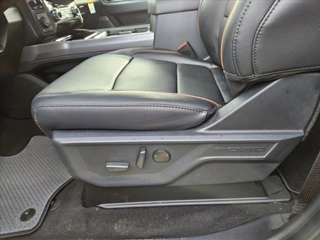 New 2026 Ford F-250 LARIAT Truck Crew Cab