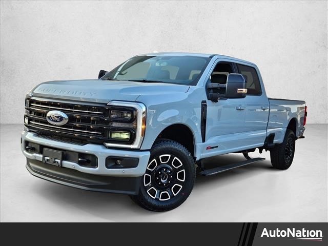 2026 Ford F-350 Super Duty Platinum's photo