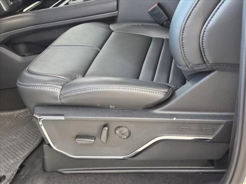 New 2026 Ford F-250 Platinum Truck Crew Cab