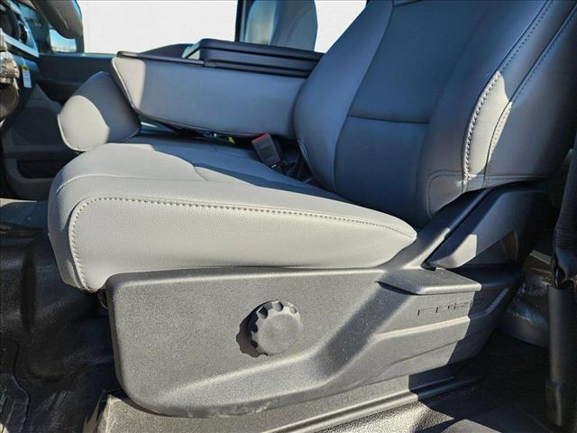 2025 Ford F-250 XL photo 3