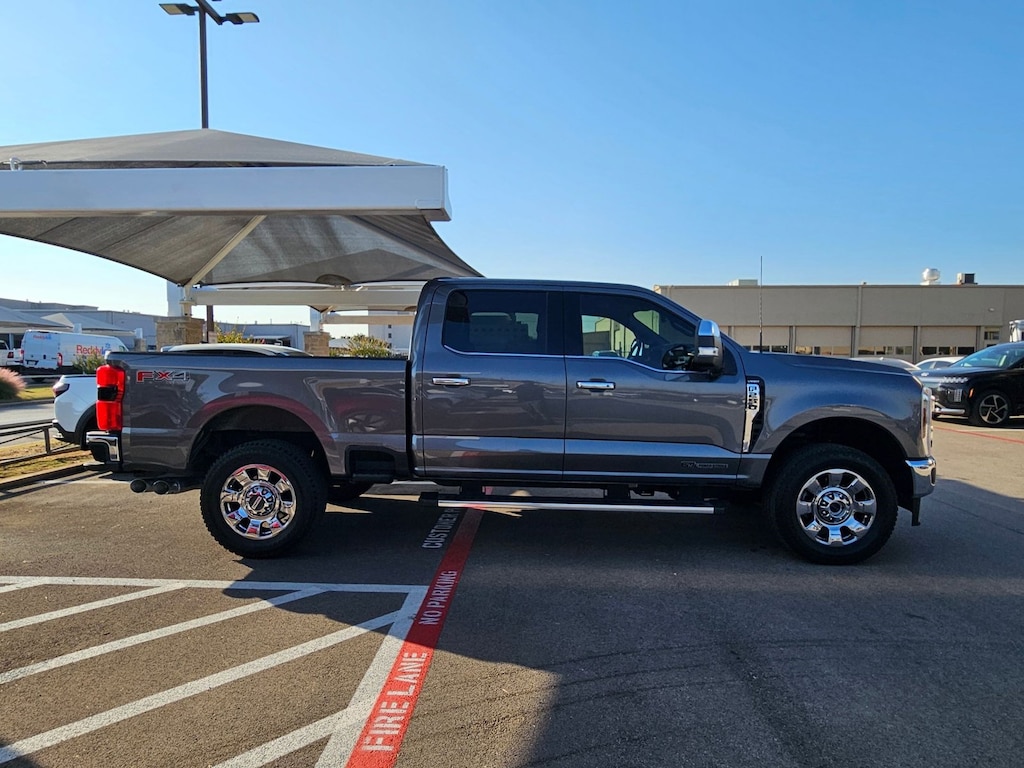 Used 2025 Ford F-250 LARIAT Truck Crew Cab