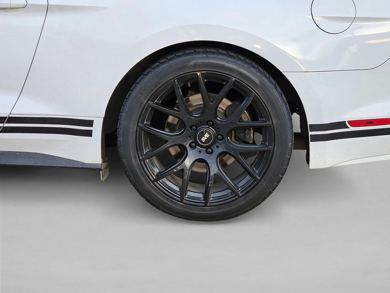 2015 Ford Mustang V6 - Photo 19