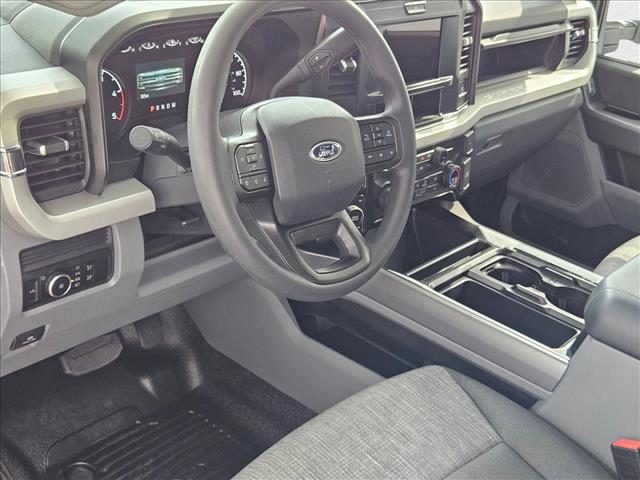 2025 Ford F-250 XLT photo 2