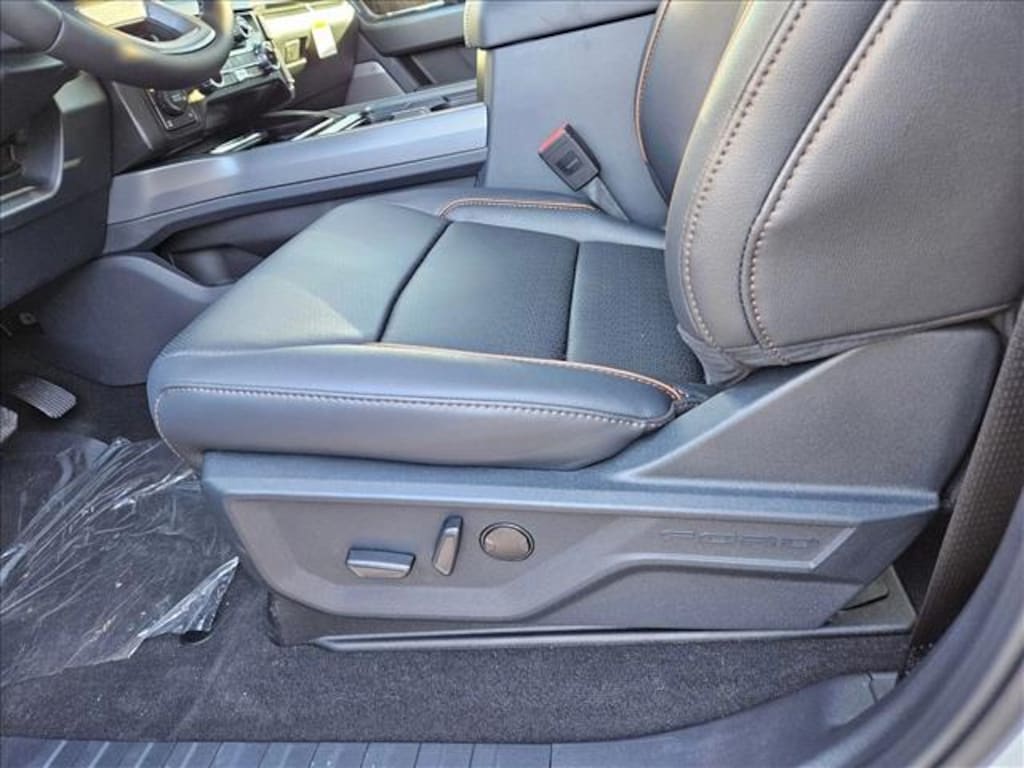 New 2026 Ford F-250 LARIAT Truck Crew Cab