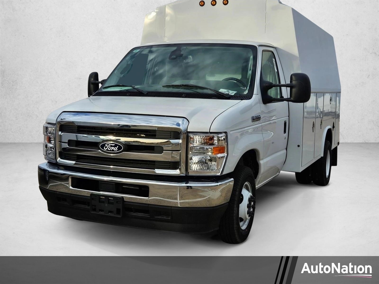 2026 Ford E-Series DRW E-350 Super Duty 138 in WB's photo