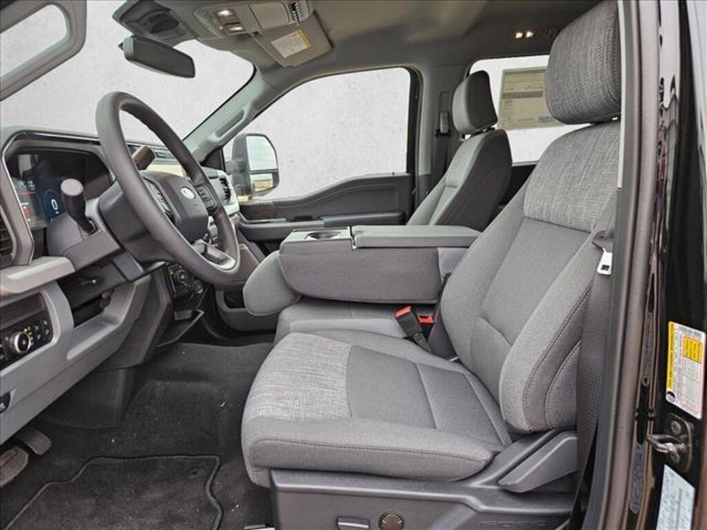 New 2026 Ford F-350 XLT Truck Crew Cab
