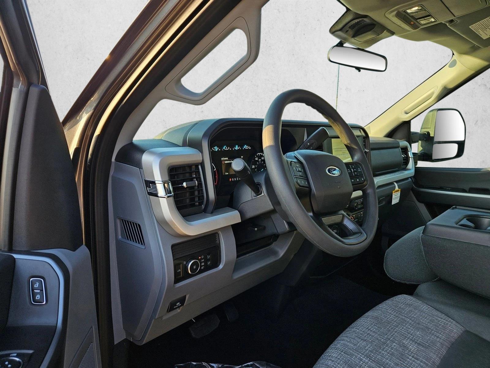 2026 Ford F-250 Super Duty XLT - Photo 3