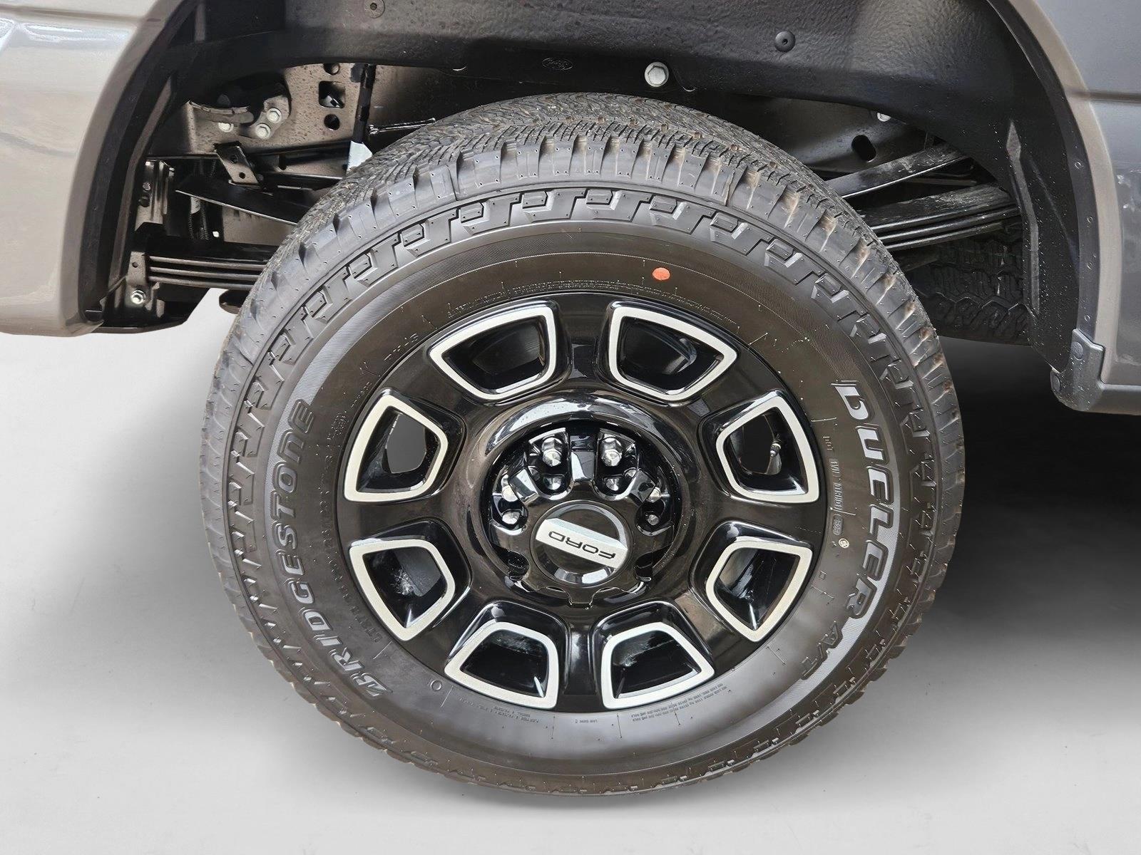2026 Ford F-350 Super Duty Platinum - Photo 10