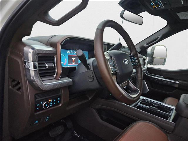 2025 Ford F-250 King Ranch photo 3