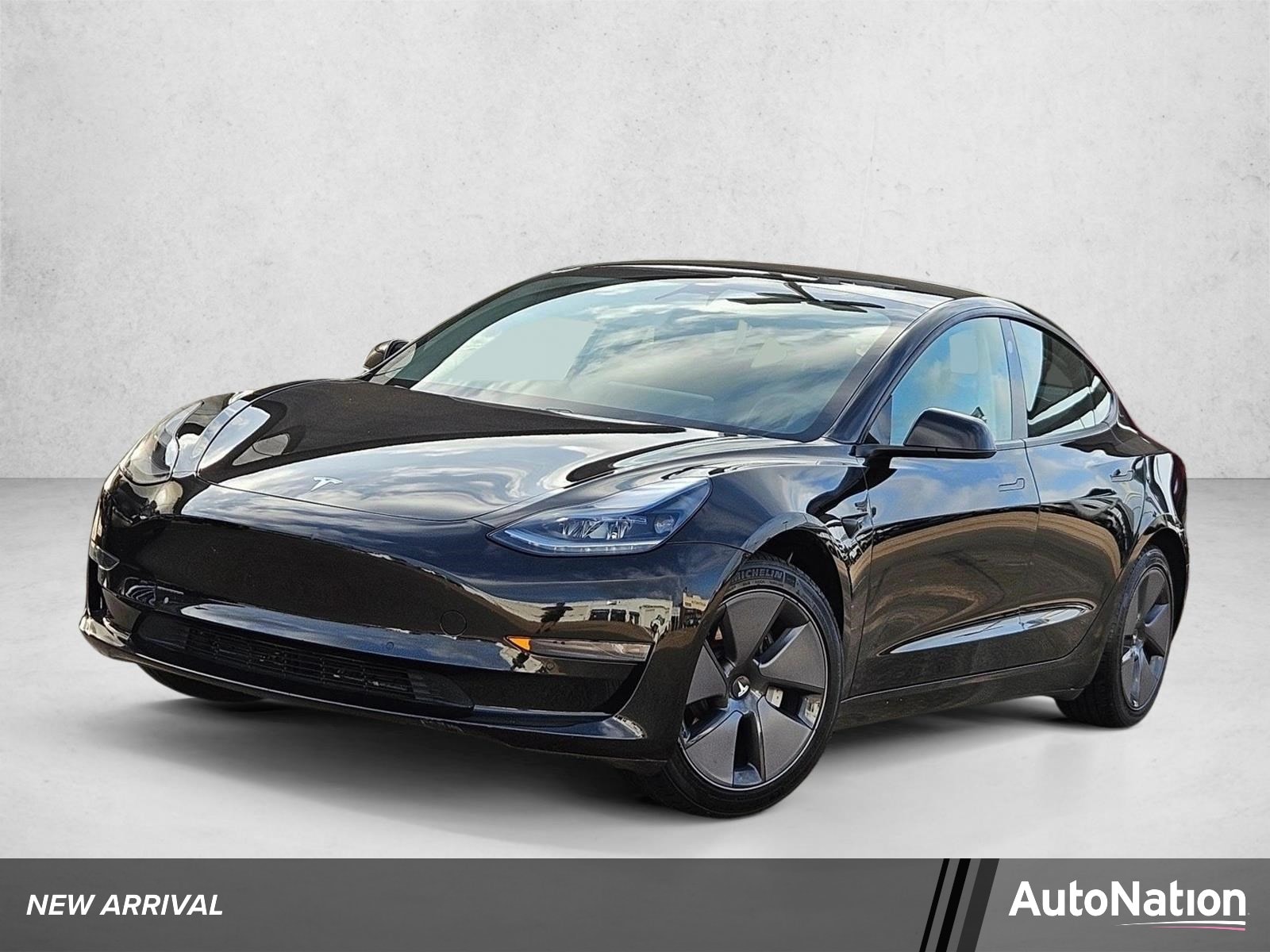 2021 Tesla Model 3 Standard Range Plus's photo