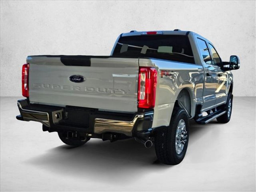 New 2026 Ford F-250 XLT Truck Crew Cab
