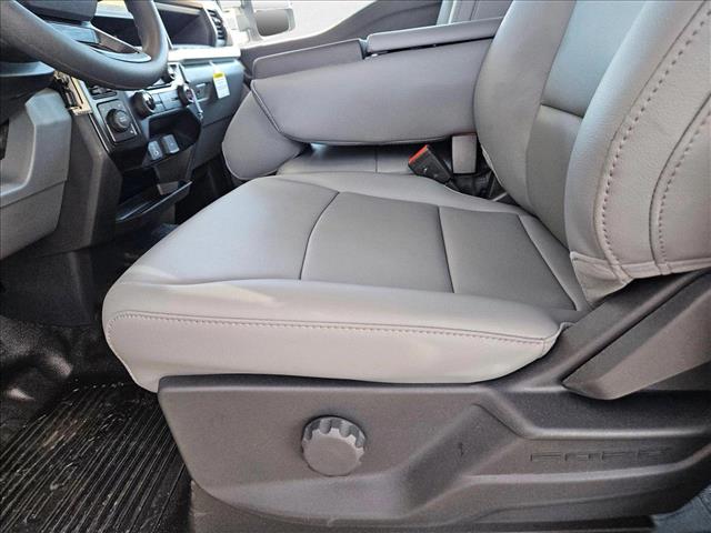 2025 Ford F-450 XL photo 4