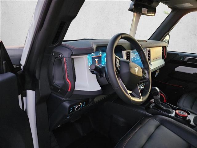 2025 Ford Bronco First Edition photo 3