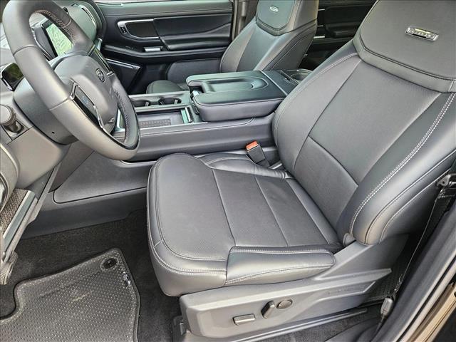 2025 Ford Expedition Platinum photo 4
