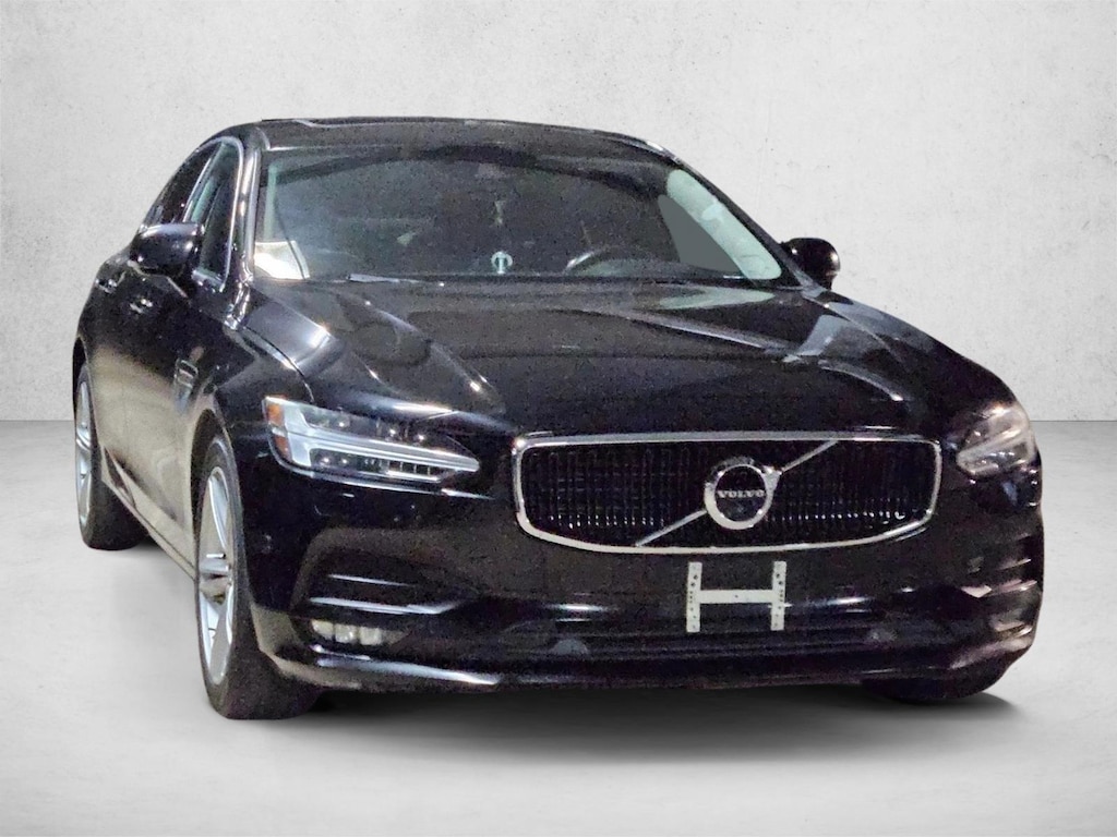 Used 2017 Volvo S90 Momentum Sedan